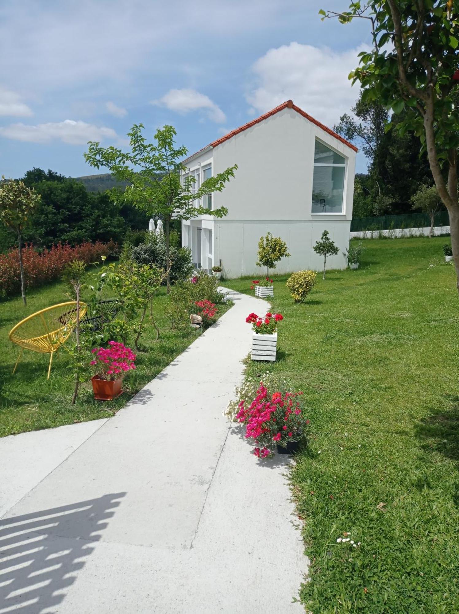 Casas Turisticas Lar Jardin - Parking Privado سانتياغو دي كومبوستيلا المظهر الخارجي الصورة